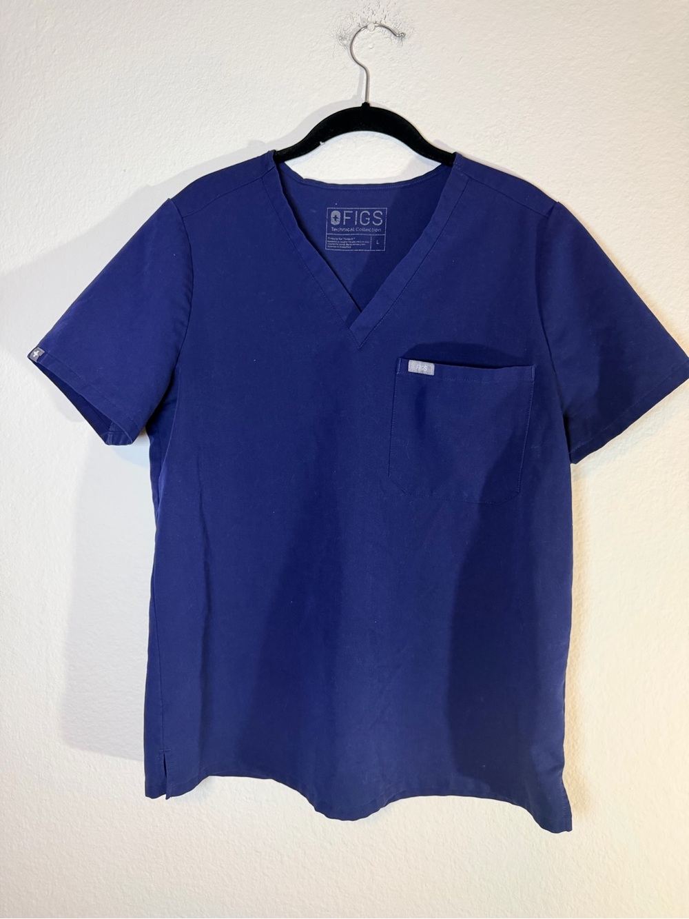 FIGS Catarina One Pocket Scrub Top Navy Blue Size L FW1000